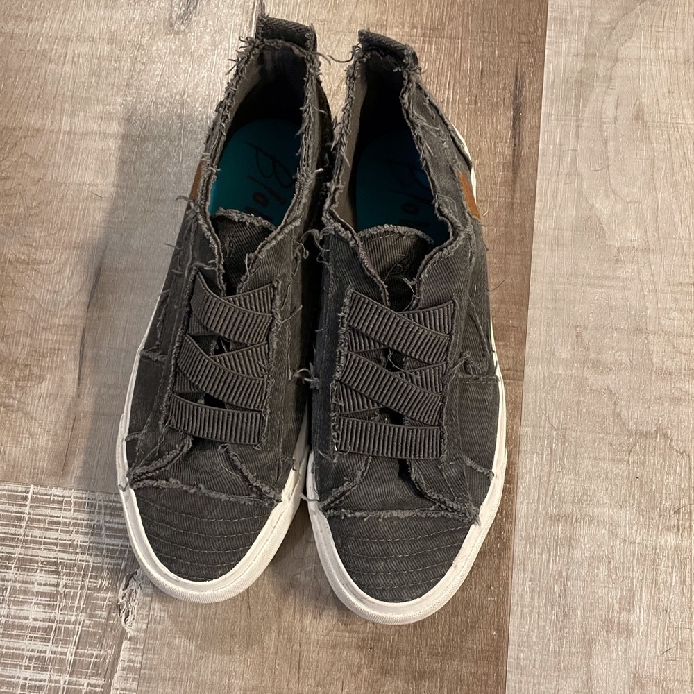 Blowfish Malibu Women's Milo Slip On Sneaker